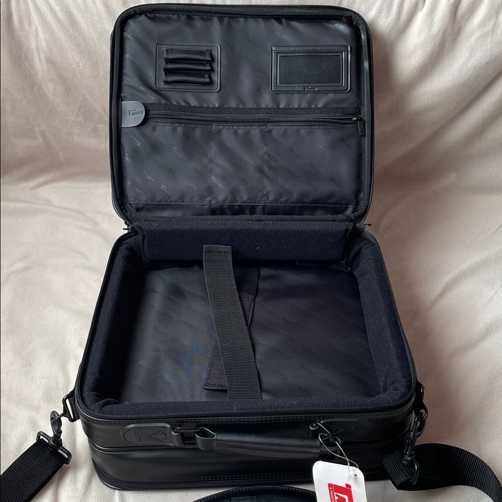 NWT TARGUS Black Universal notebook Laptop Bag. - Picture 6 of 8